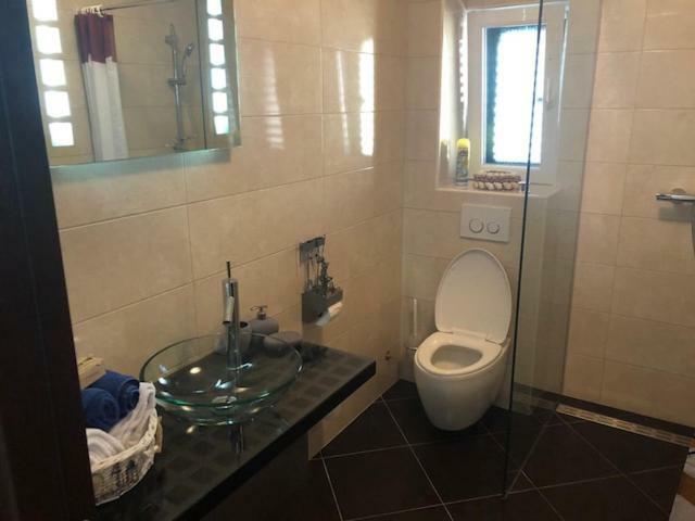 Apartmani Irina 沃迪切 外观 照片
